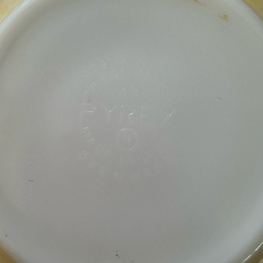 Vintage Pyrex Yellow Mixing Bowl - Picture 6 of 11